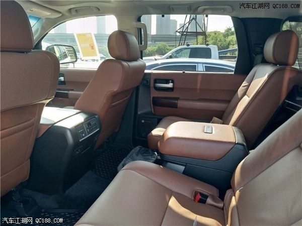 丰田红杉5.7L大空间大排量越野现车实测