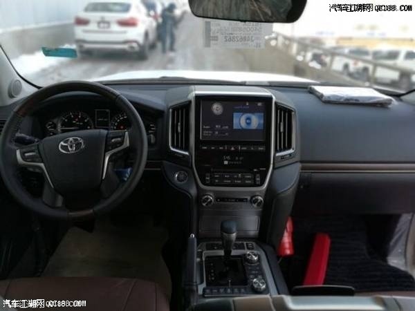中东版18款丰田酷路泽5700配置性能解析
