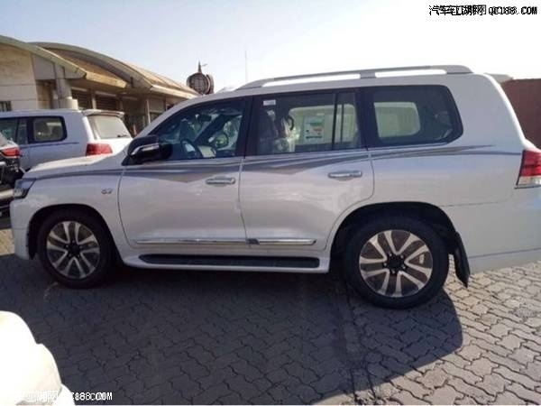 中东版18款丰田酷路泽5700配置性能解析