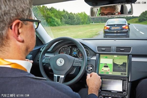 原创2030年自动驾驶汽车 迪拜与HERE合作研发