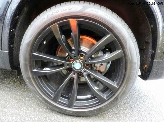 时尚硬朗18款宝马X5基本型报价实车体验