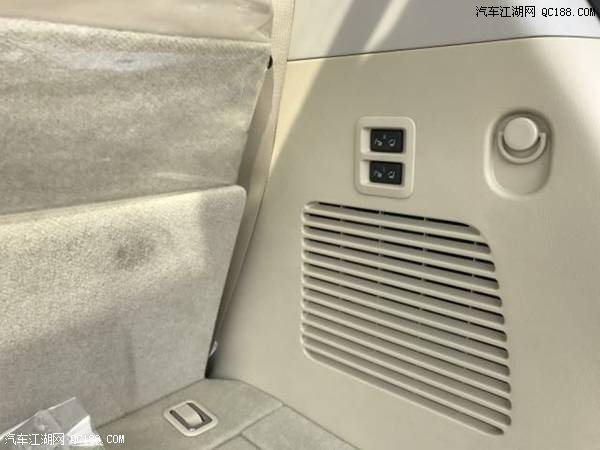 18款日产途乐Y62七速7座4.0SE中东版评测