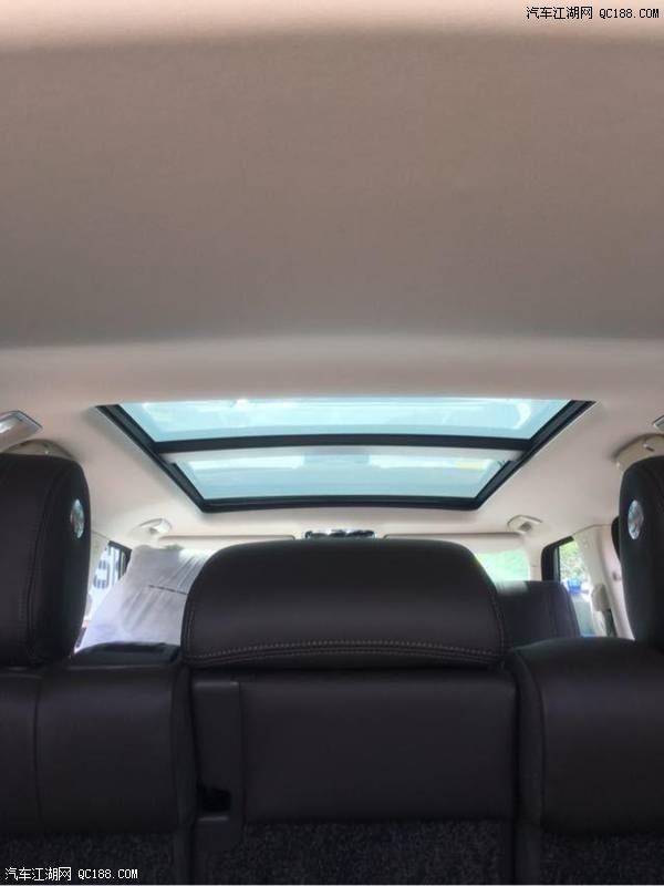 17款路虎揽胜3.0黑咖汽油行政加长版价格