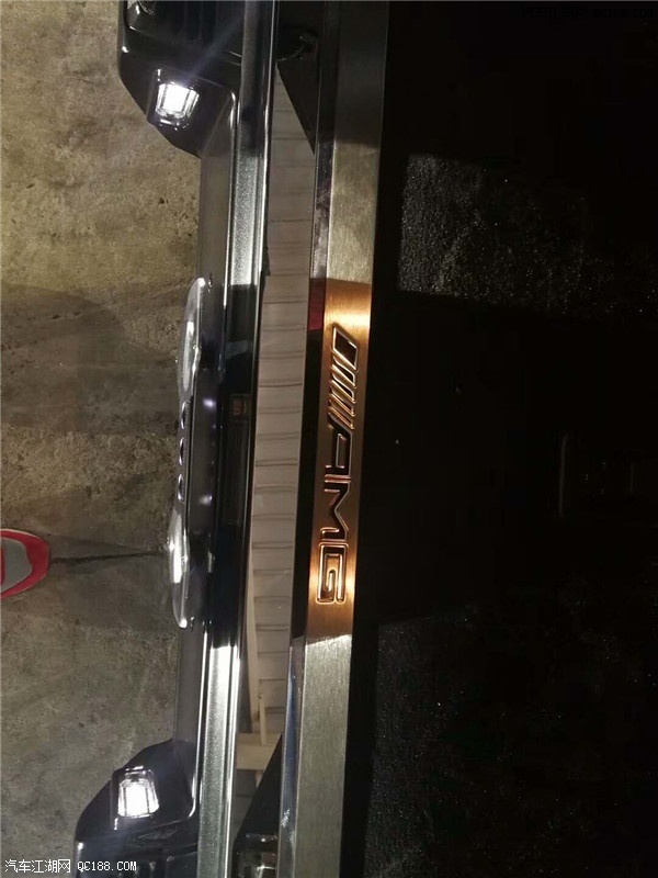 17款加版奔驰G63 AMG顶级车型实拍图解