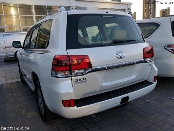 17款丰田酷路泽4000熏黑大灯设计解读