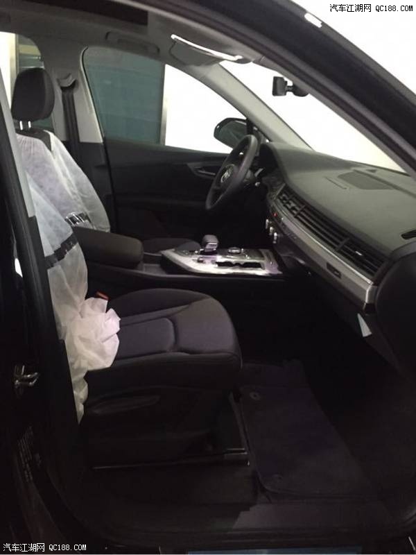 17款奥迪Q7柴油3.0T五座黑色欧规版价格