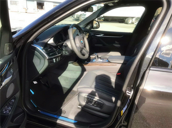 时尚硬朗18款宝马X5基本型报价实车体验