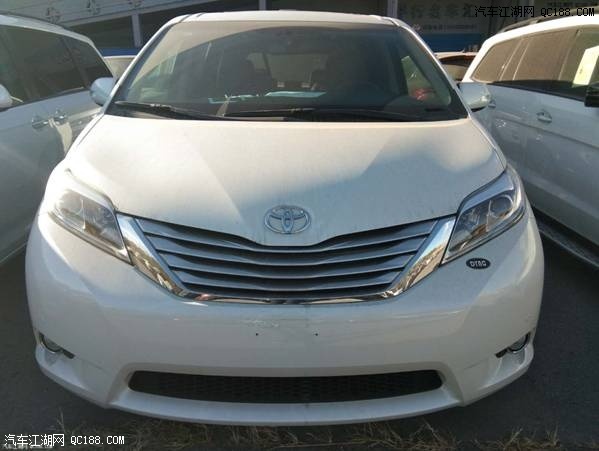 17款丰田塞纳Limited7座顶配四驱配置实测