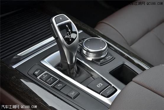 18款宝马X5M运动3.0T独立悬挂7座版价格