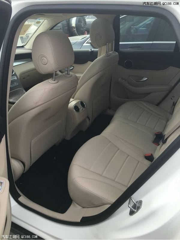 18款奔驰GLC300五门五座墨西哥版SUV实拍