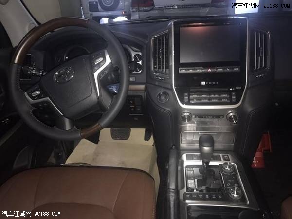 18款丰田兰德酷路泽5700 VXS七座版评测