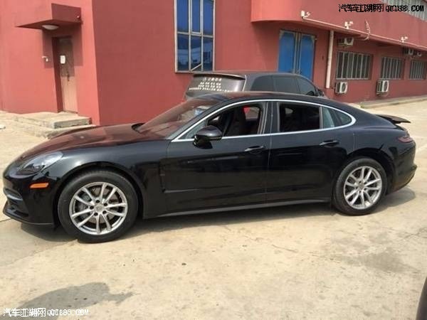 17款保时捷帕拉梅拉四门轿跑高配版实拍