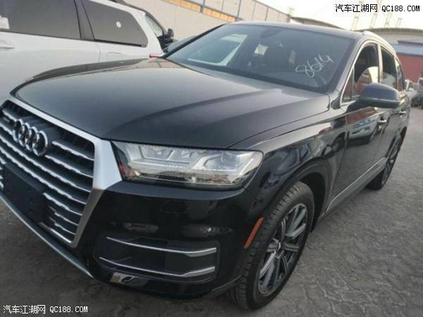 2018款奥迪Q7黑咖七座科技型加规版评测