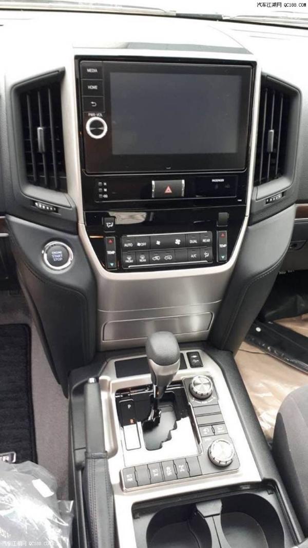2018款中东版丰田酷路泽4500GXR最新解读