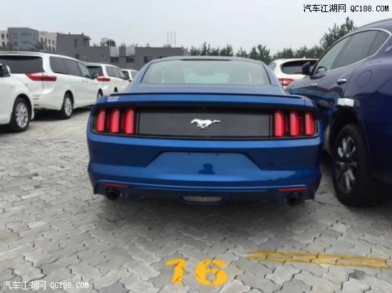 2017款福特野马2.3T电光蓝/米黑加版解读