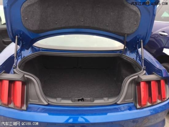2017款福特野马2.3T电光蓝/米黑加版解读