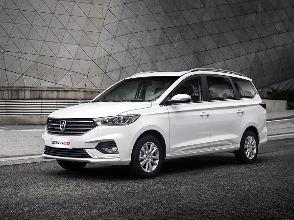 原创宝骏360 6座版实拍 比轿车更实用的MPV