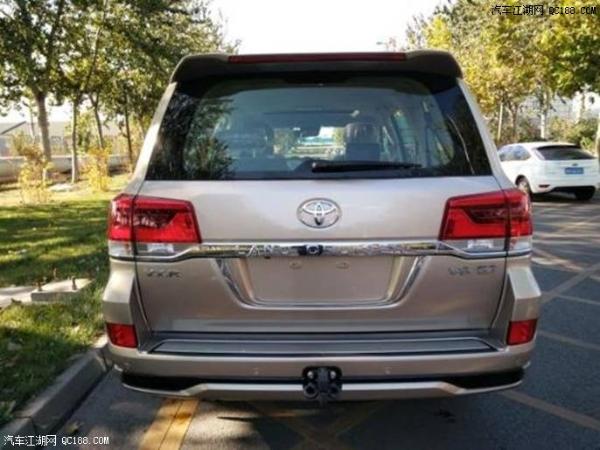 进口18款丰田酷路泽5700配置380马力试驾