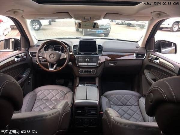2017款奔驰GLS450黑外咖内367匹美版评测