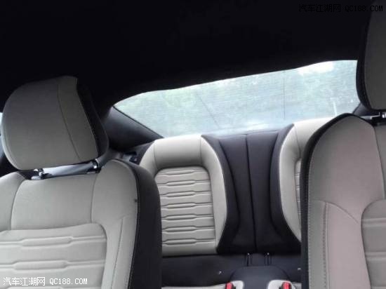 2017款福特野马2.3T电光蓝/米黑加版解读