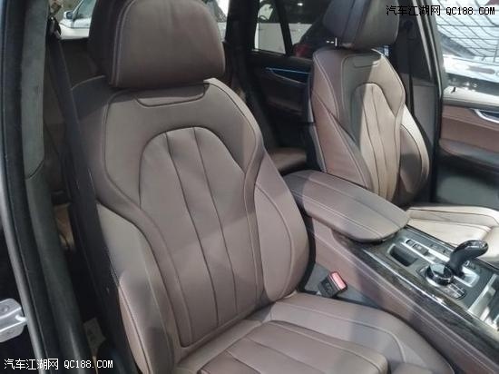 平行进口车18款宝马X5M运动版到店实拍