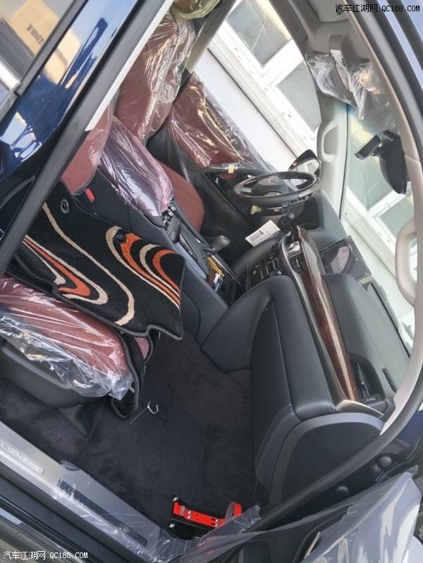 外形不怒自威 18款雷克萨斯570加版特价