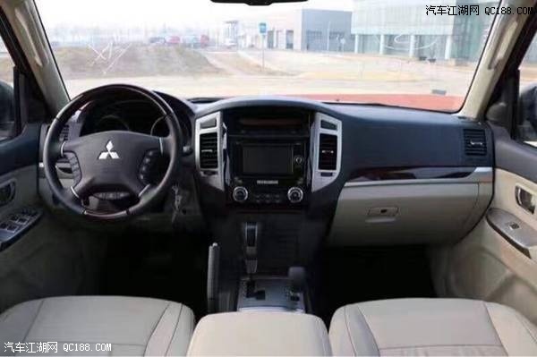 2017款三菱帕杰罗后娱版V97顶配GLS实测