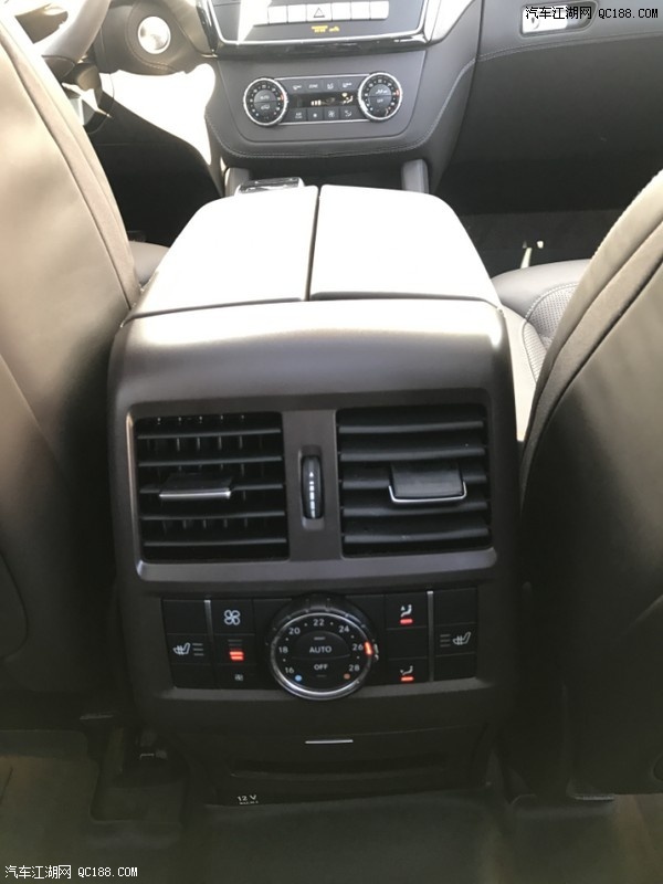 2017款奔驰GLS450黑外咖内367匹美版评测