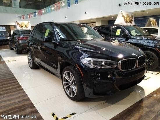 平行进口车18款宝马X5M运动版到店实拍