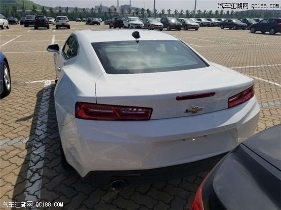 17款雪佛兰科迈罗2.0T涡轮增压8挡版价格