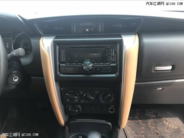 18款丰田穿越者2700铁轮六速七座版报价