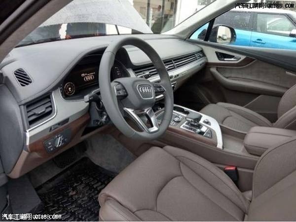 18款奥迪Q7黑外棕内直喷机械增压版解析