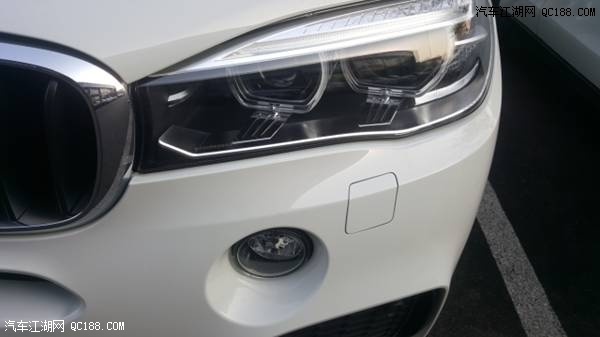 平行进口车18款宝马X5M运动版到店实拍