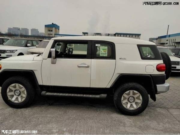17款丰田FJ酷路泽4.0L五座V6中东版价格