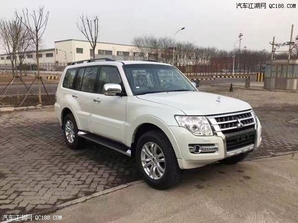 2017款三菱帕杰罗后娱版V97顶配GLS实测