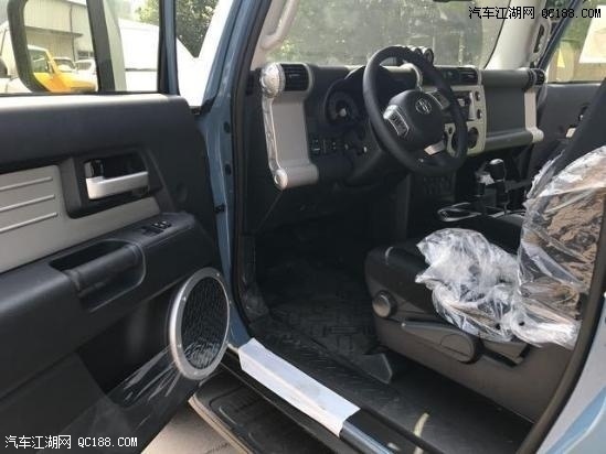 17款丰田FJ酷路泽4.0L五座V6中东版价格