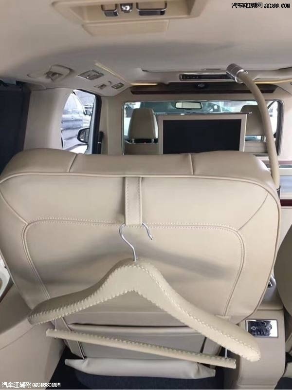 18款丰田埃尔法七座双天窗3.5排量版评测