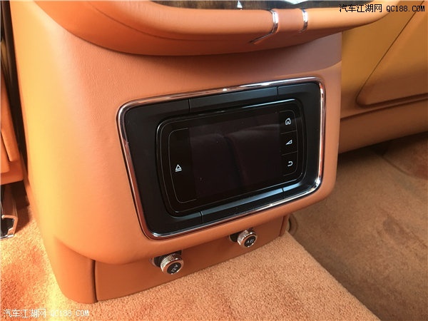 2018款宾利添越强大越野性能实测体验