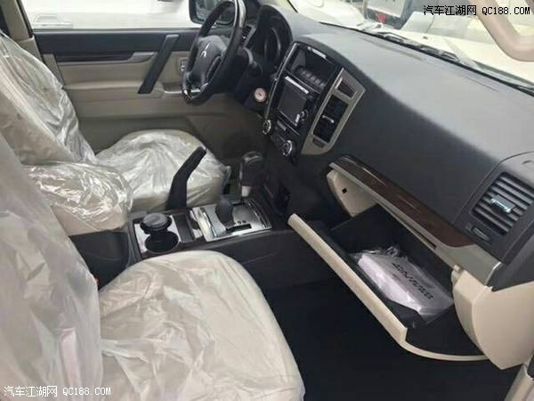 进口18款三菱帕杰罗V6 3.8报价现车报价