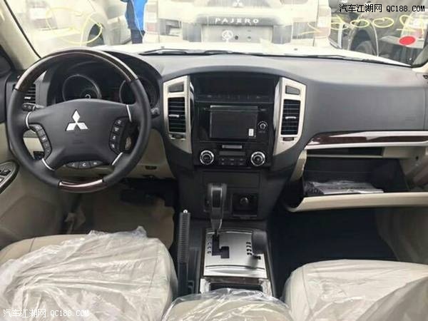 进口18款三菱帕杰罗V6 3.8报价现车报价