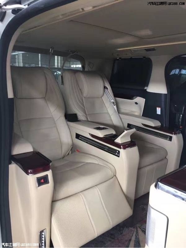 18款丰田埃尔法七座双天窗3.5排量版评测