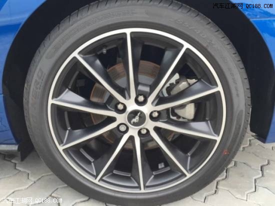 2017款福特野马2.3T电光蓝/米黑加版解读