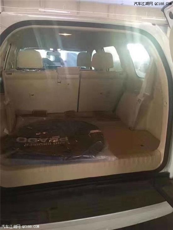 进口车17款丰田霸道2700中东版到店实拍