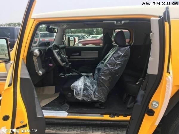 主打时尚复古风 17款FJ酷路泽中东版价格