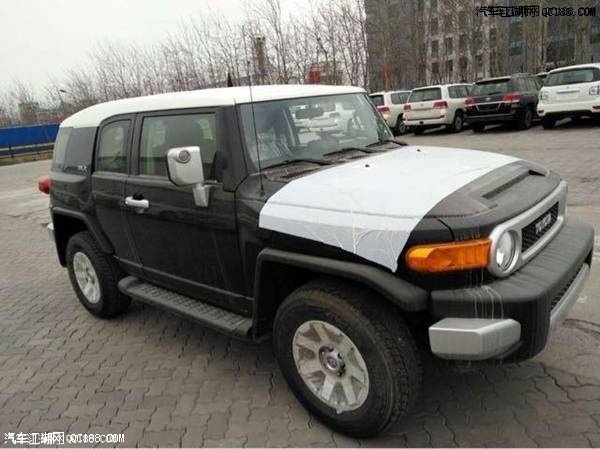 17款丰田FJ酷路泽4.0L五座V6中东版价格