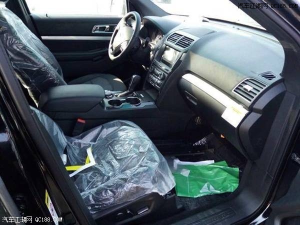 福特加版探险者全系降价现车配置油耗解读