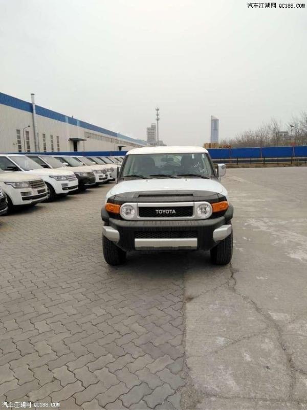 17款丰田FJ酷路泽4.0L五座V6中东版价格