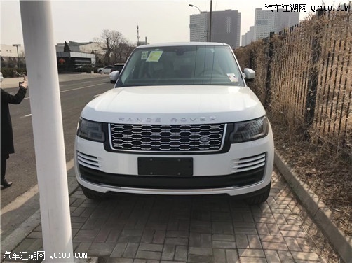 18款路虎揽胜3.0白外红内HSE行政版报价