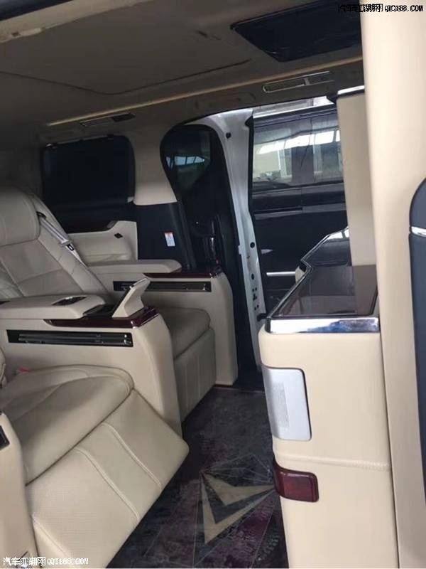 18款丰田埃尔法七座双天窗3.5排量版评测