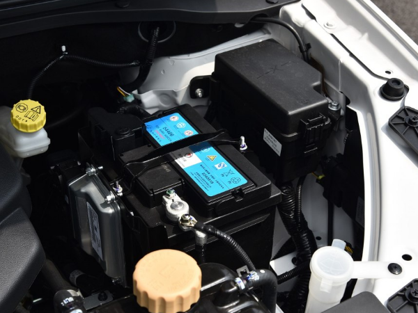 原创宝骏360 6座版实拍 比轿车更实用的MPV